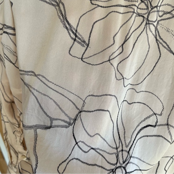 Equipment Blush Floral Button Down 100% Silk Shirt - Picture 7 of 12